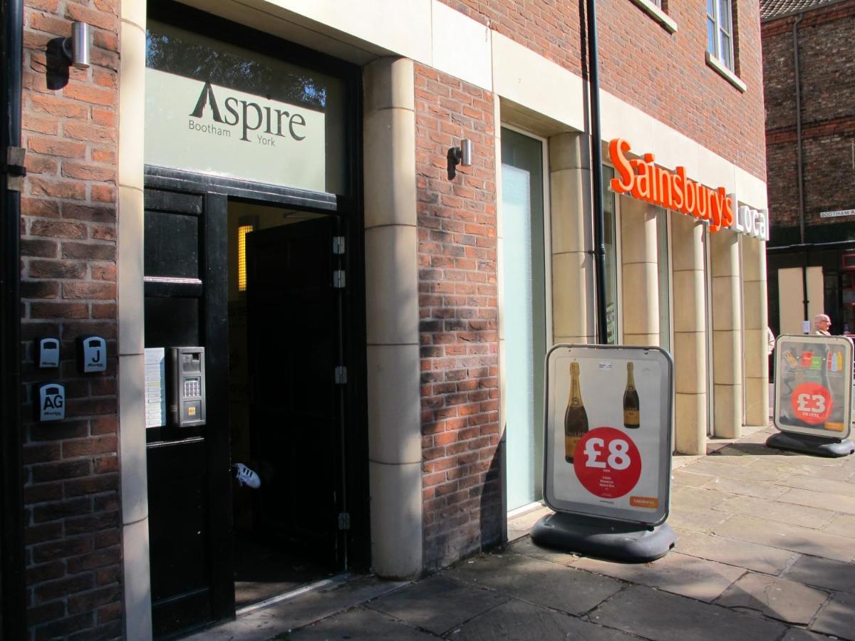 Churchill Two Bedroom Apartments With Free Parking And The Minster View York Esterno foto