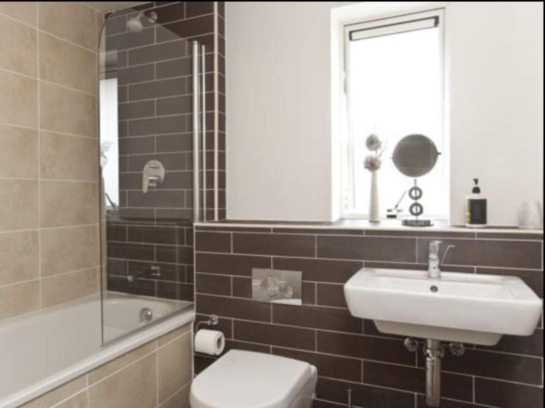 Churchill Two Bedroom Apartments With Free Parking And The Minster View York Esterno foto