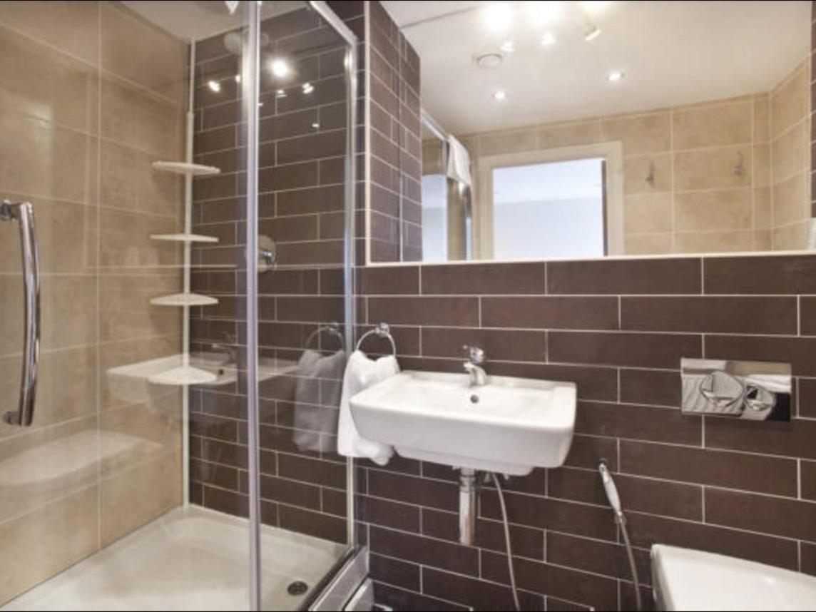 Churchill Two Bedroom Apartments With Free Parking And The Minster View York Esterno foto