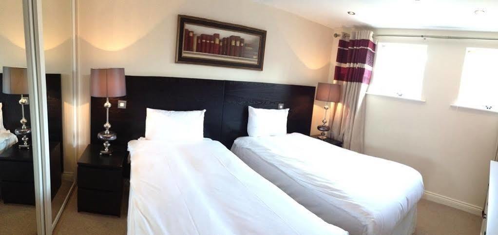 Churchill Two Bedroom Apartments With Free Parking And The Minster View York Esterno foto